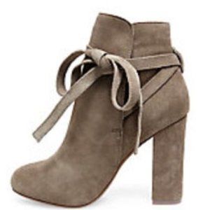 NEW STEVE MADDEN LOREEN Tan Suede Tie Booties Size 7